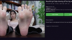 Beautiful girl Dajia showing off her big sexy foot72