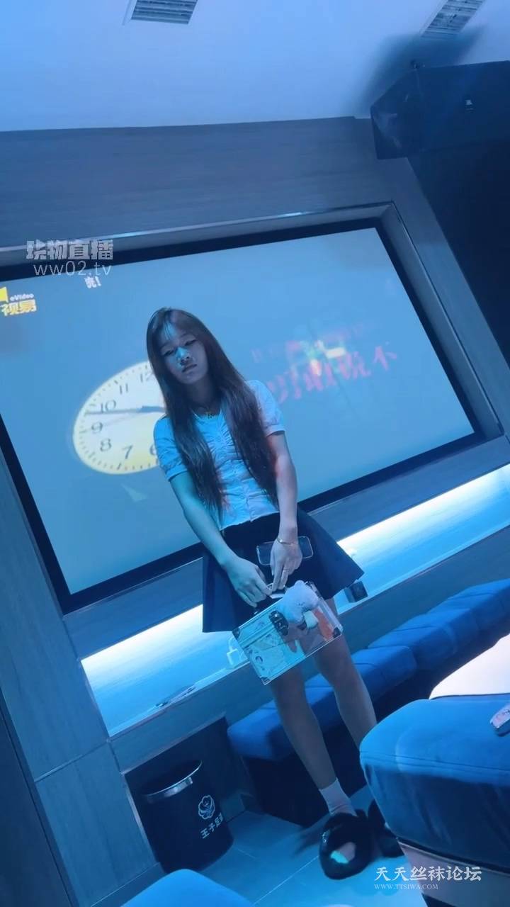 【白鹭】ktv开发素人美女 舔她的原味脚