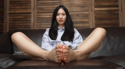 Beautiful Meier shows off her sexy big feet220615ajmj1（妹儿）