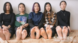 突围 瑞五人7437 短黑丝肉丝+裸足 19分钟