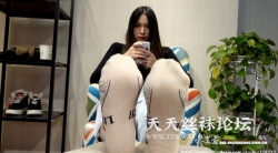 【A&F】Beautiful queen bo Sexy barefoot and stinky socks! 4K