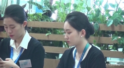 [丝足视频] 韩国系列3个空姐的丝足720P